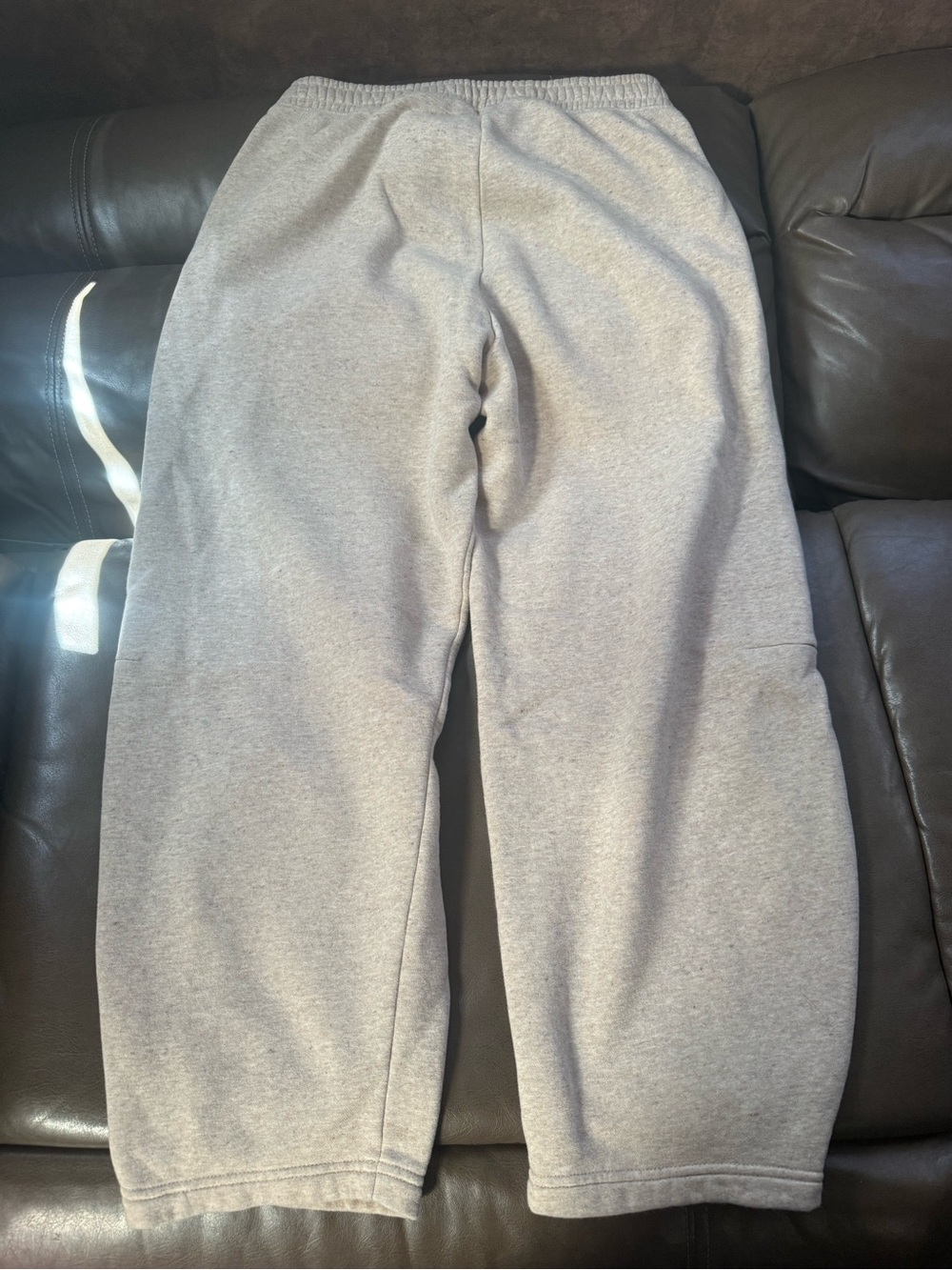 0001. Abercrombie & Fitch Beige Fleece barrel sweats - Picture 3 of 3